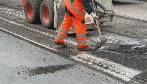 Assegnare le strade al Comune che attraversano
