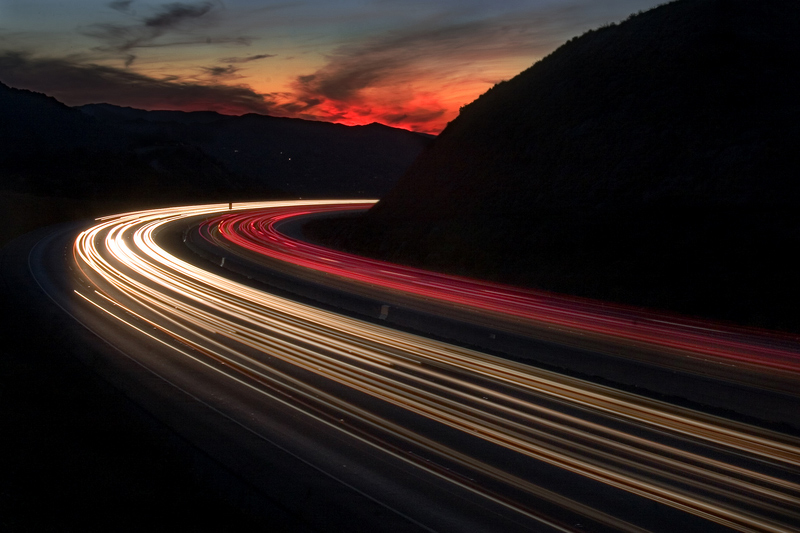 Paghiamo per percorrere l’Italia e intasiamo gratis le città di auto