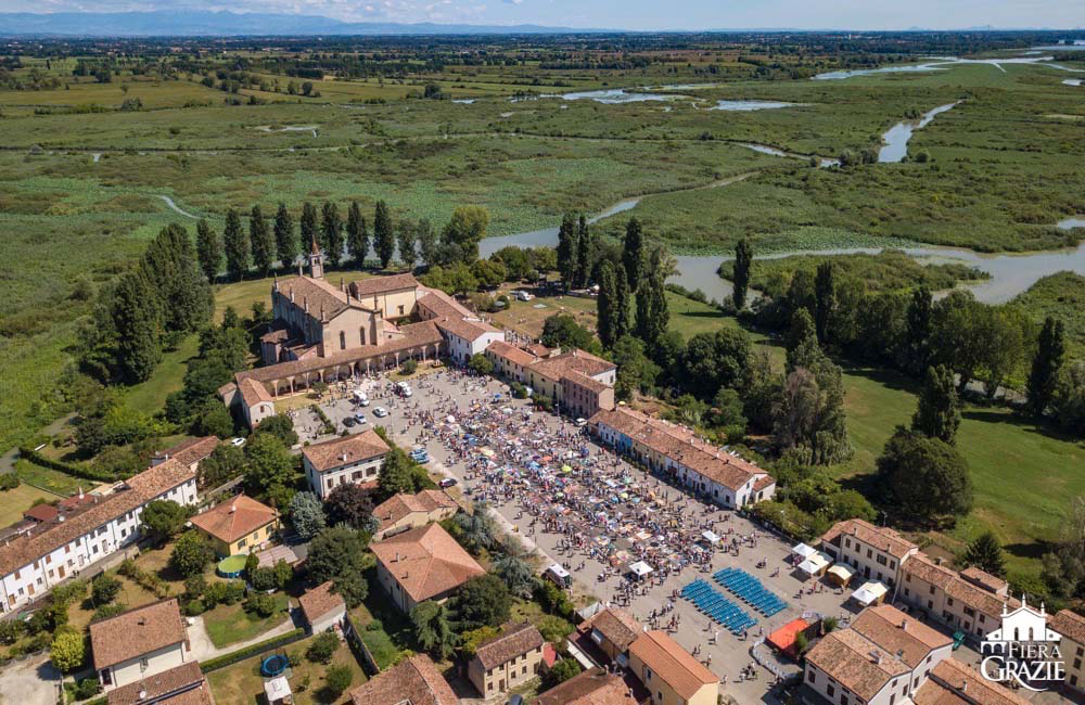 Podio dei gessetti opaco?