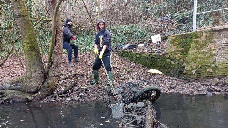 Sponde laghi come discariche