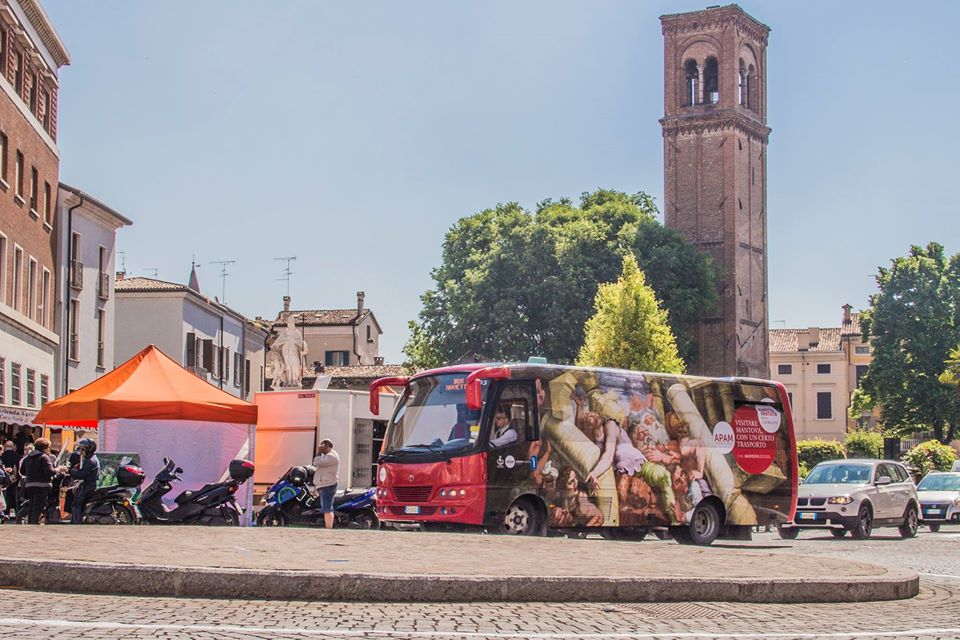 Auto fuori città con le navette gratis