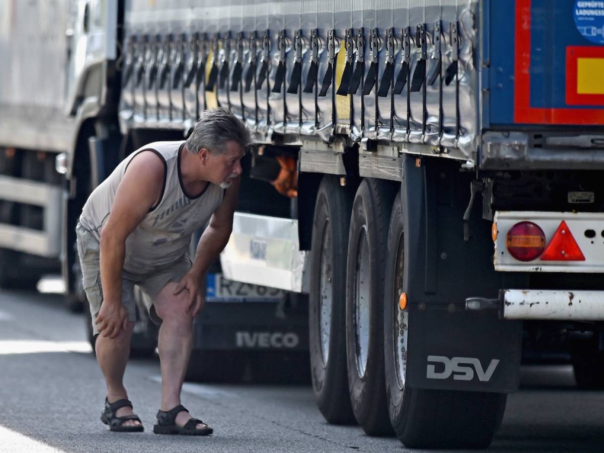 Non si trovano più neanche camionisti, non solo camerieri