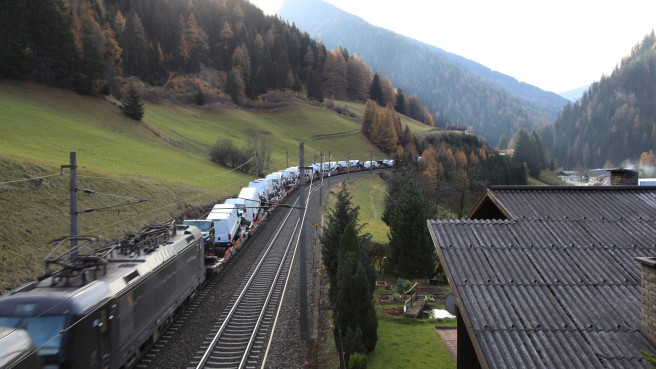 Meno TIR più treni