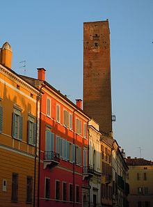220px-Mantova-Torre_della_gabbia