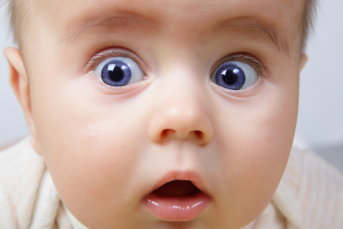 Resultado de imagem para imagens de bebê mostrando a língua"