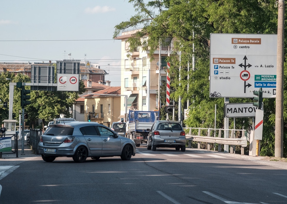 La morsa dei binari a sud di Mantova