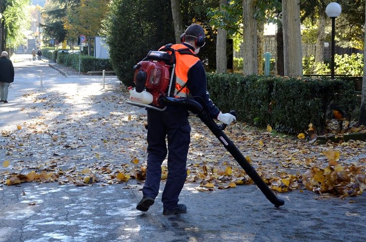 Aspirare non spostare le polveri con spazzatrici e soffioni
