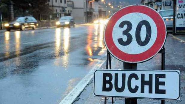 Ponti malmessi e buche perenni