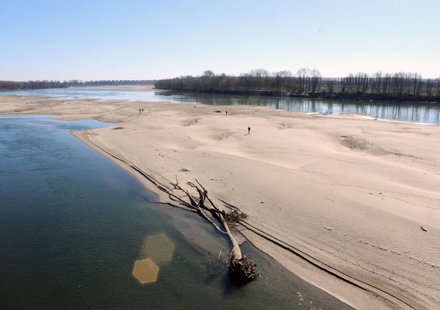 L’acqua, e il petrolio, non sono perenni