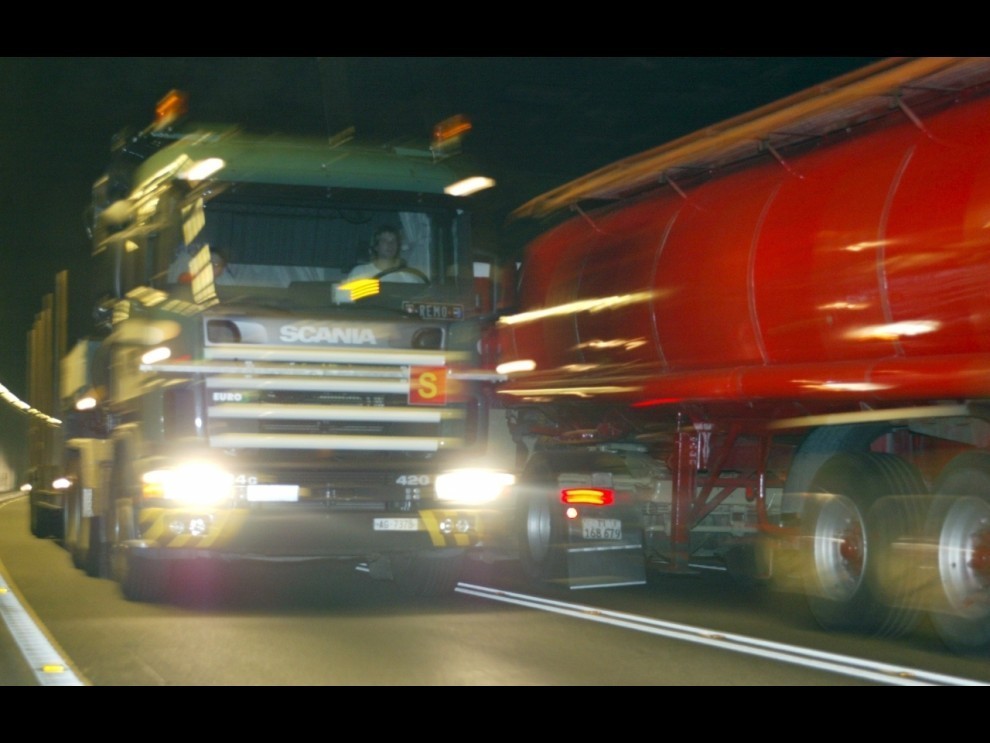 Tir non in regola, sono bombe su ruote