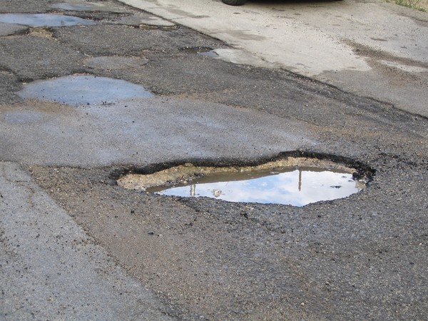 L’anno prossimo avremo metà buche sulle strade