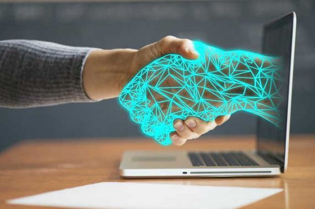 Solidarietà, anche digitale