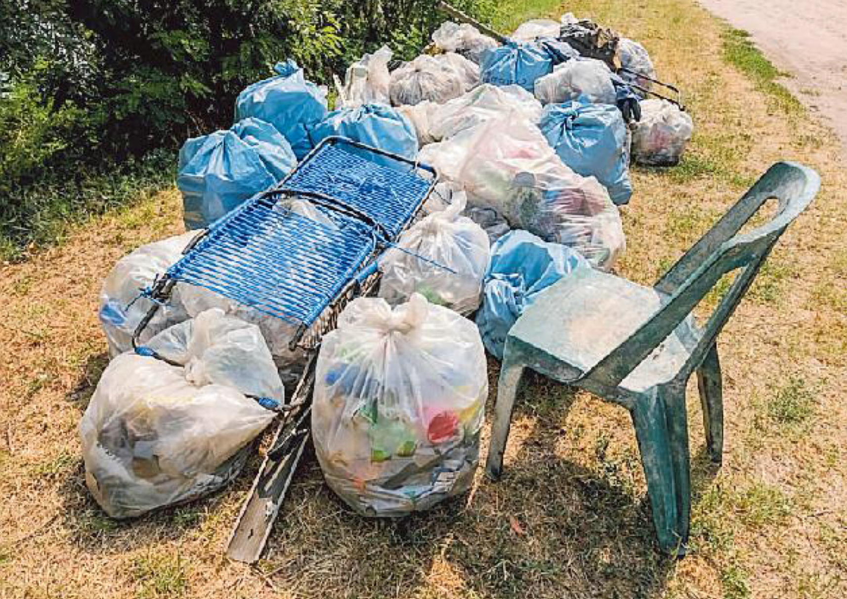 Duemila persone usano il lago come discarica