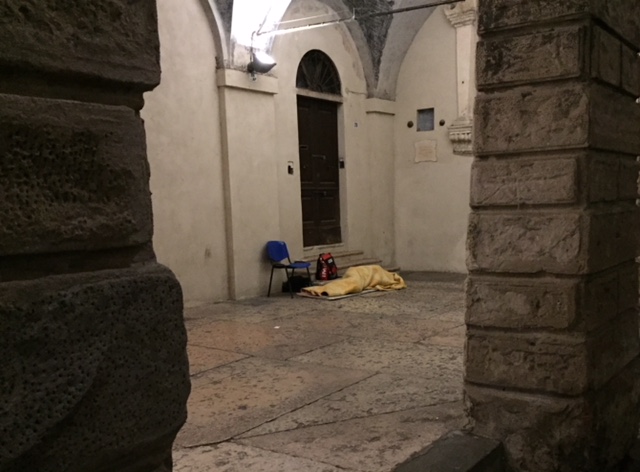 Tetti per i senza tetto