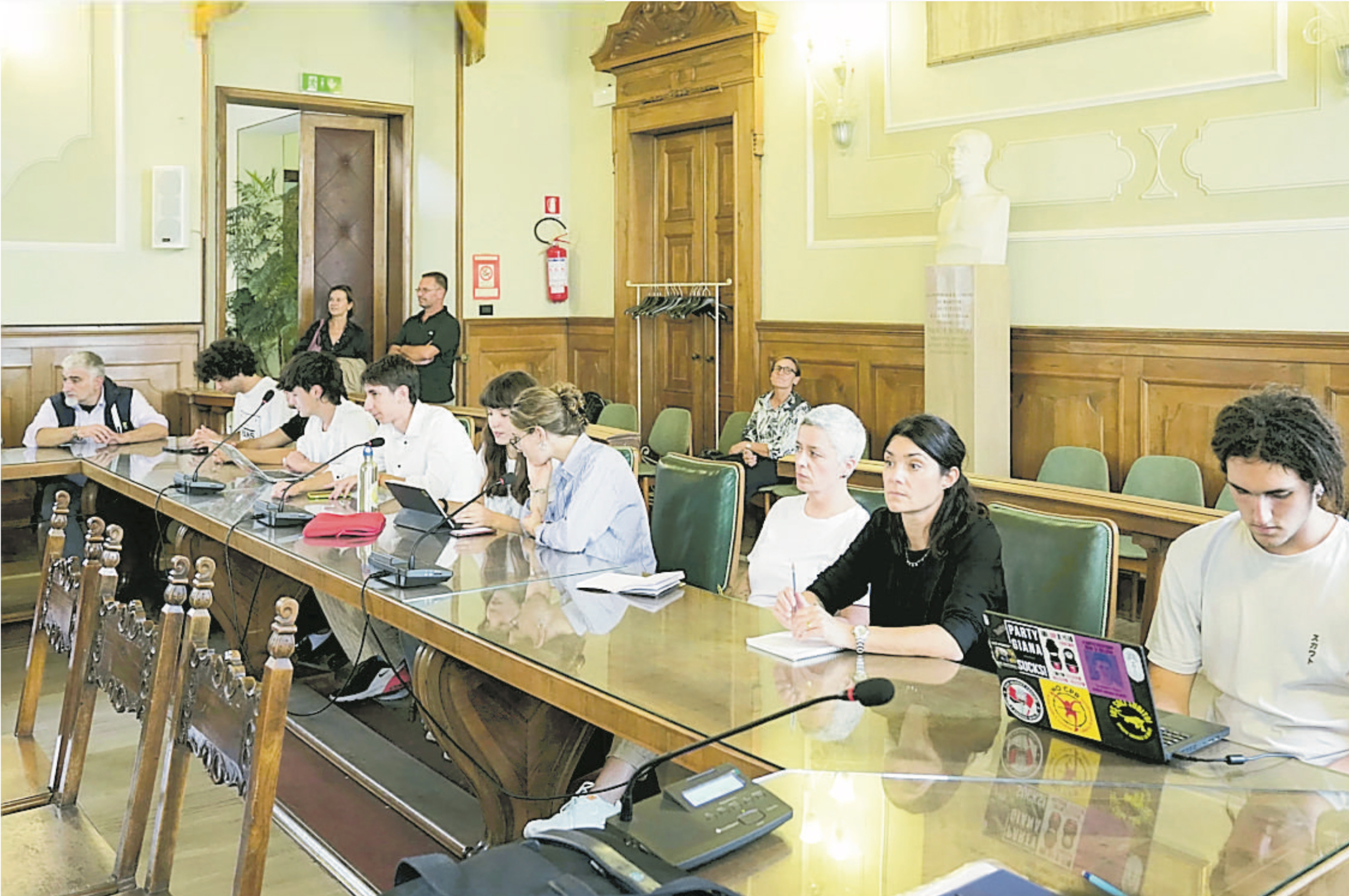 Autobus, studenti, e il linguaggio della politica