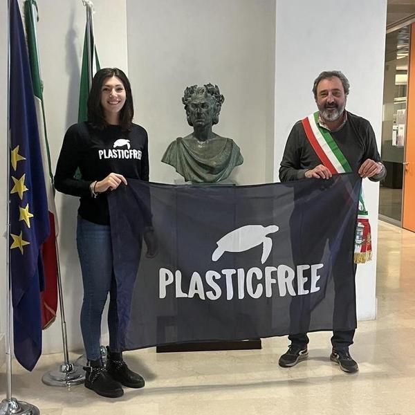 Aspettiamo sempre qualche cosa d’altro