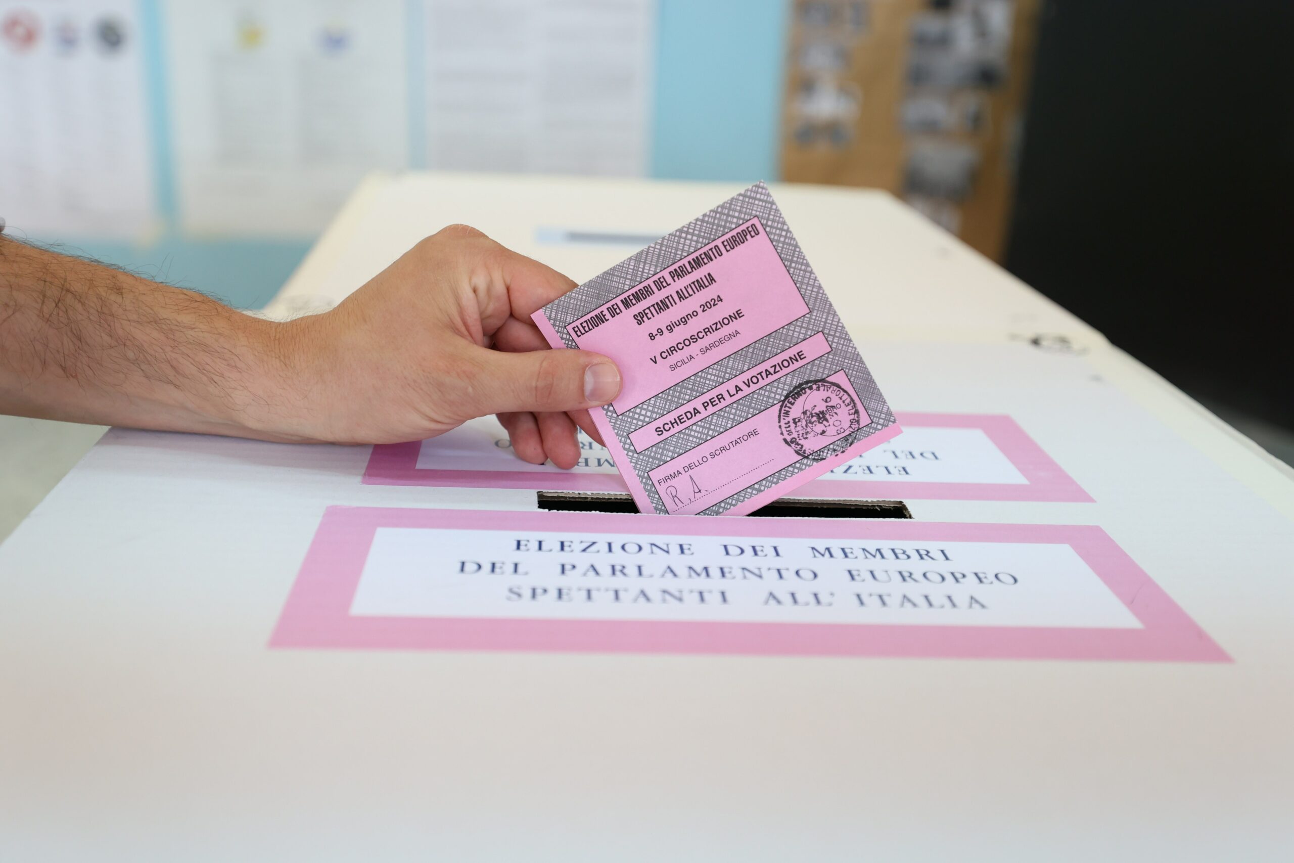 La minoranza degli elettori elegge governi e amministratori