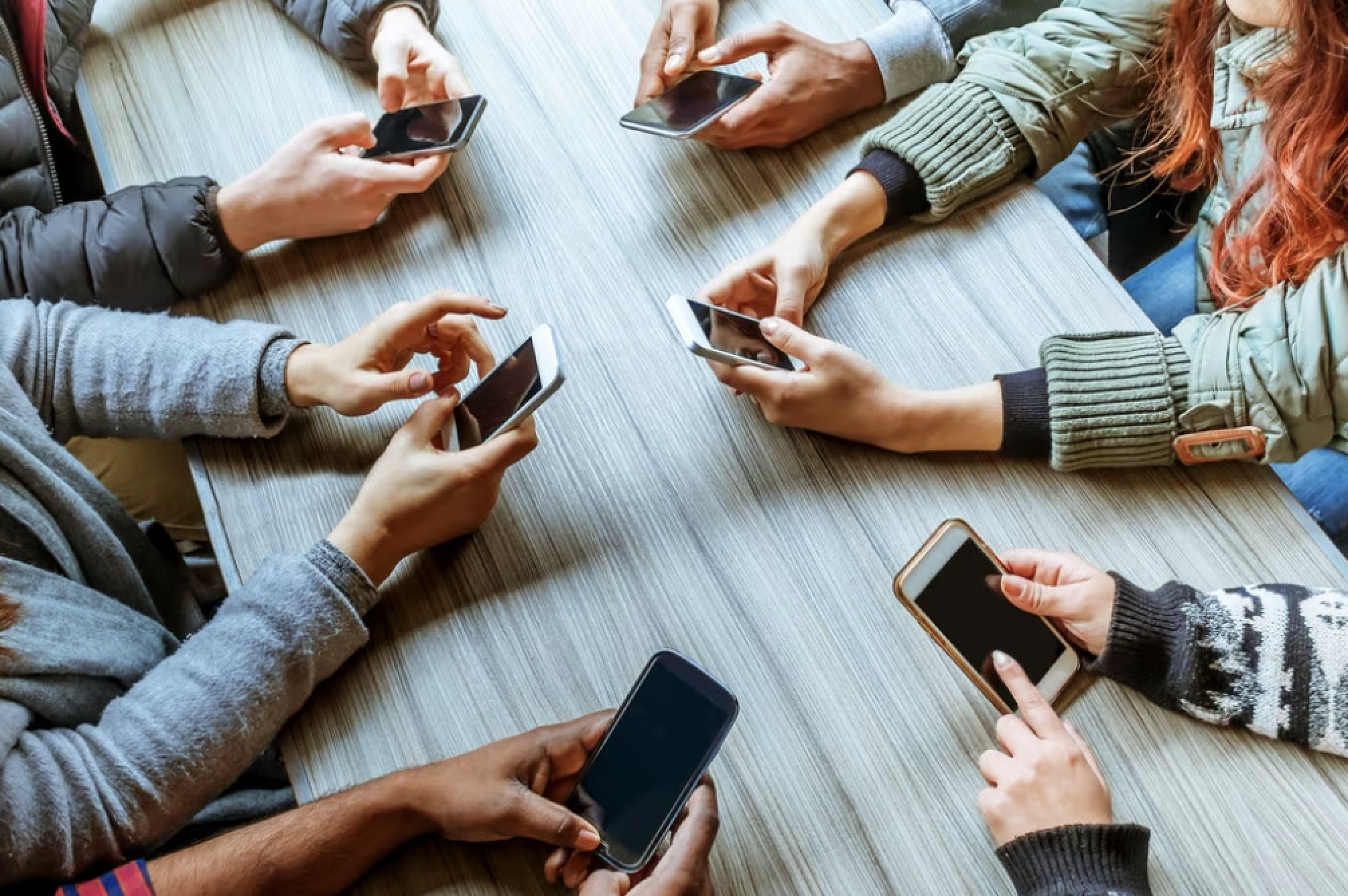 Ci si legge sui social ma non ci si saluta per strada