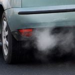 auto-gas-scarico-smog-inquinamento