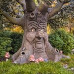 depositphotos_103045396-stock-photo-talking-tree-with-happy-face