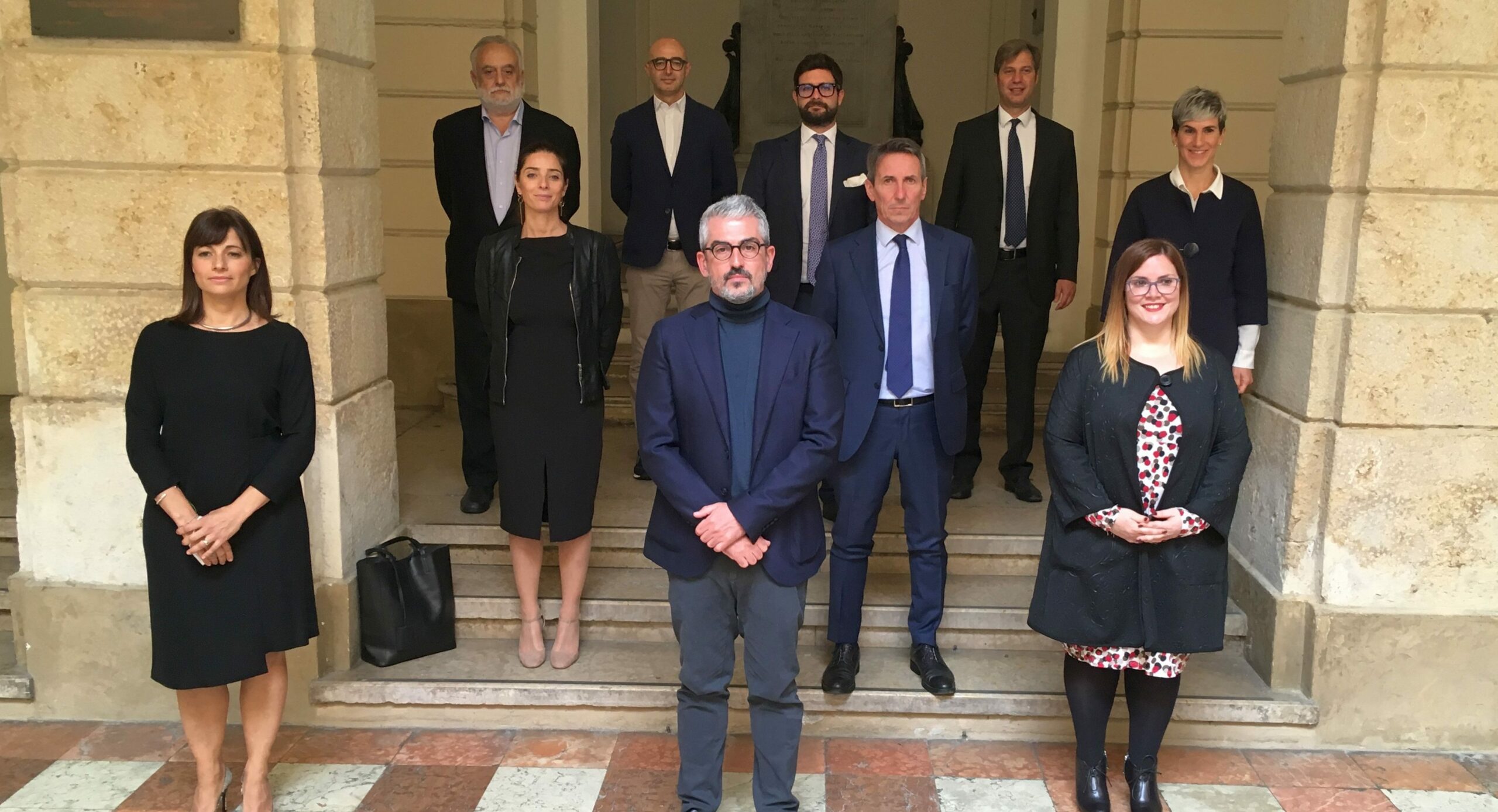 Aumentano gli stipendi di chi ci amministra
