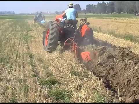 Fermare le betoniere e riavviare trattori e aratri