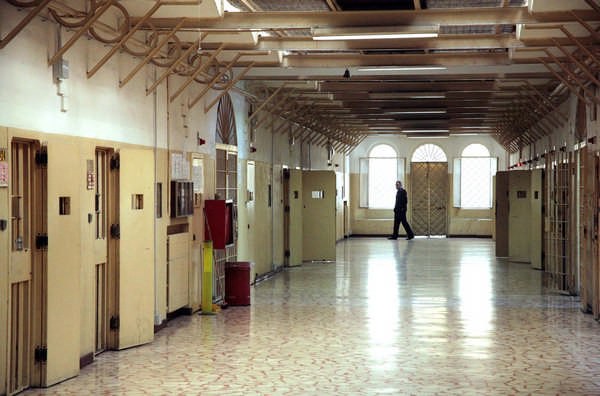 Carceri di Via Poma: tanti carcerati, pochi agenti