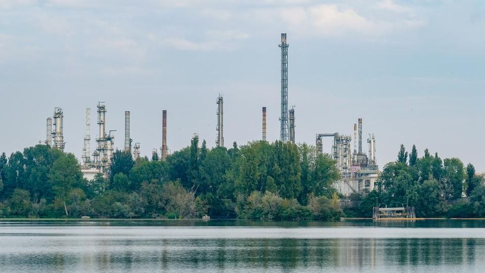 La raffineria IES produce e produrrà ancora bitume