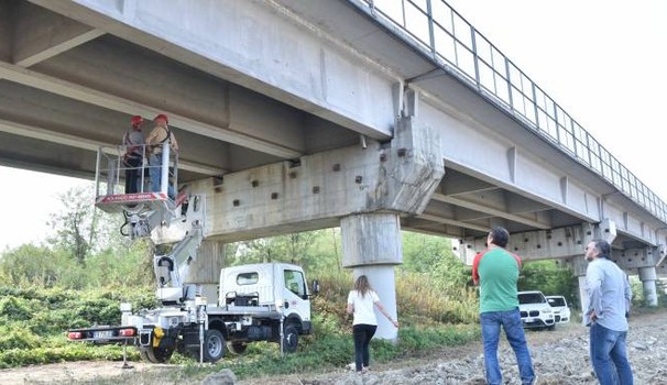 Il fiume che mangia i ponti