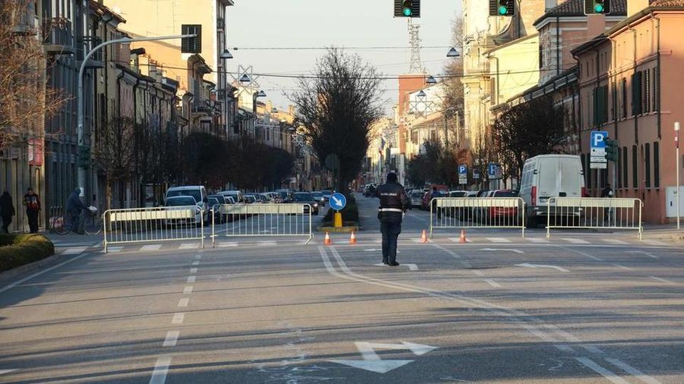 Domani, città bloccata per sport