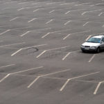 parcheggio-vuoto-8655057