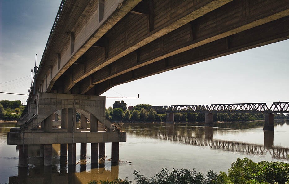 Il ponte di Borgoforte e il cavalca-ferrovia stanno poco bene