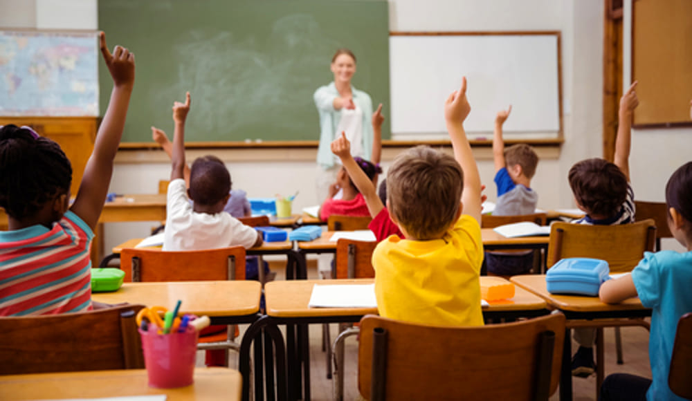 Bambini e ragazzi hanno bisogno di scuola, non di Dad