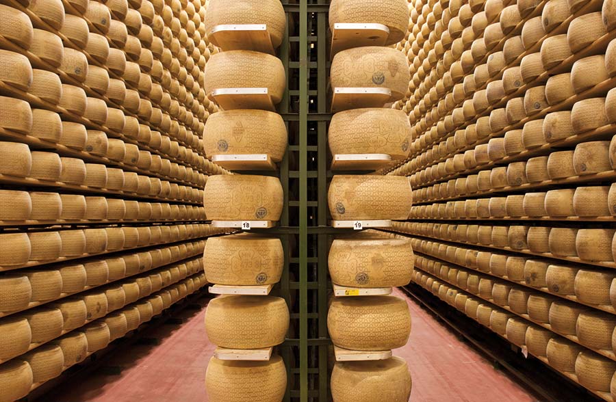 Donare le eccedenze di grana e vino