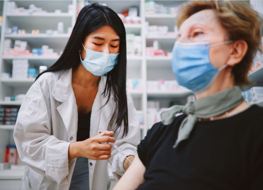 Vaccinazioni in farmacia ma non nelle comunali
