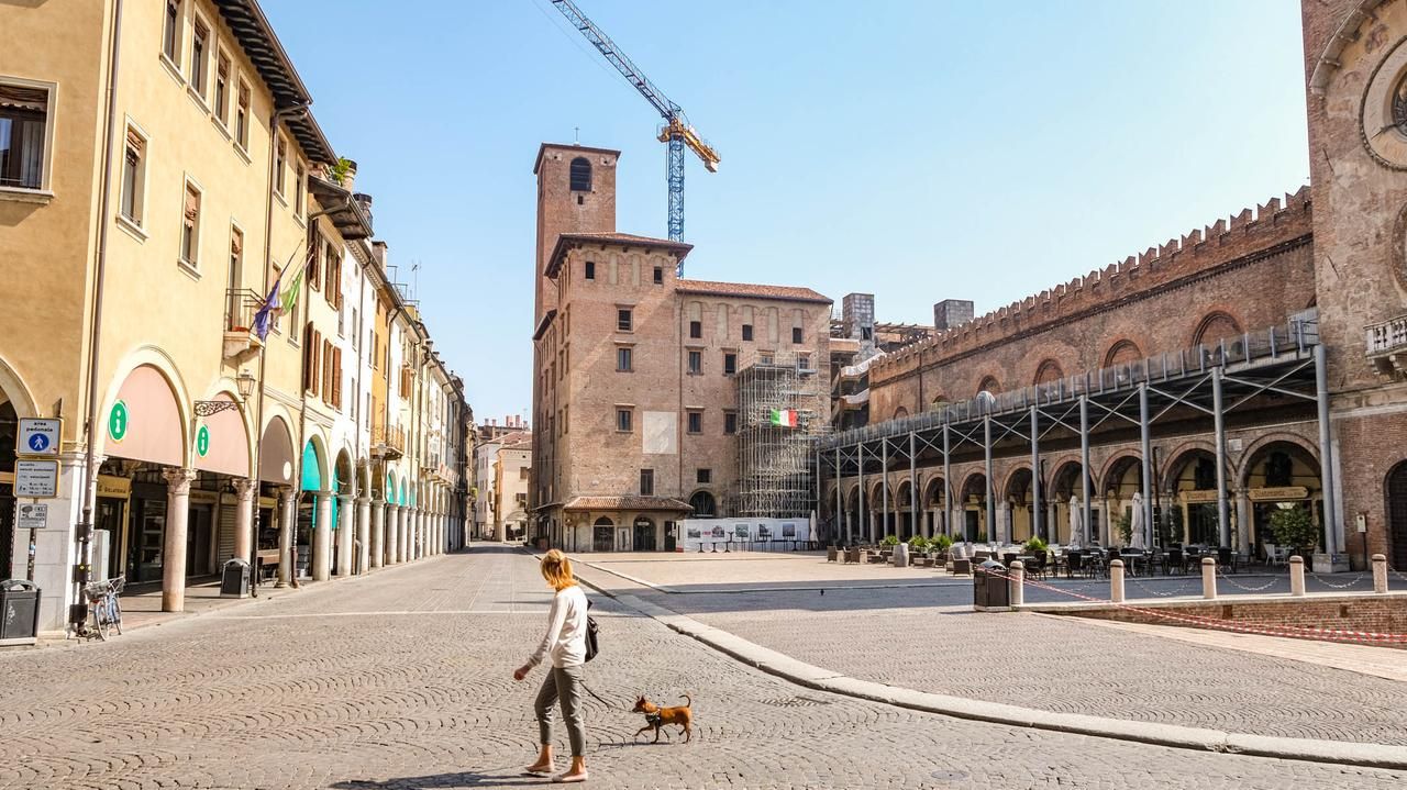 Lockdown di fatto, non decretato
